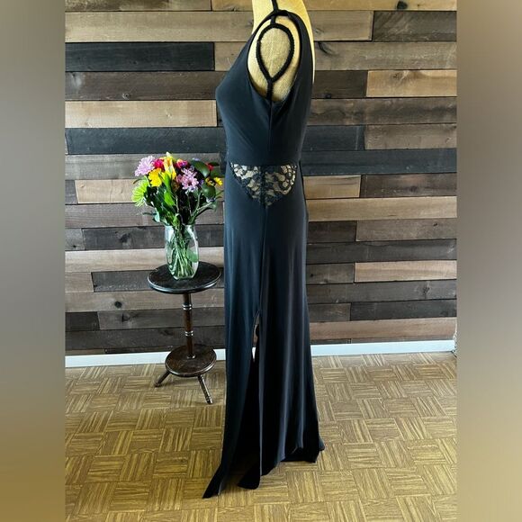 B.Darlin Black Lace Illusion Detail Sleeveless Slit Dress Gown
Size 7/8 - Picture 3 of 7